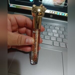 Favour's Beauty HK 24kt lip gloss
